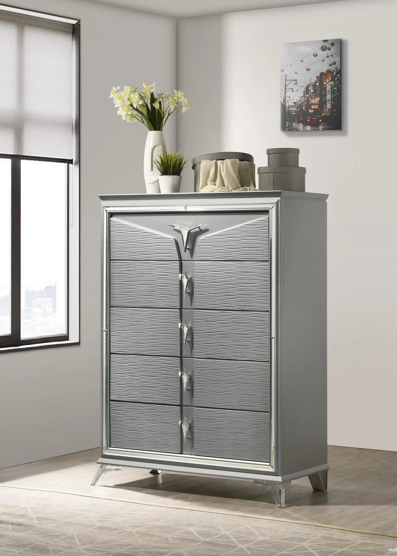 B024 Olive Silver Chest