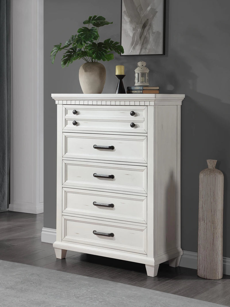 B078 White Chest